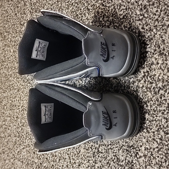 Nike Air Flight Falcon's, Size 11, Black and Granite with Blue Accents. - Picture 6 of 9